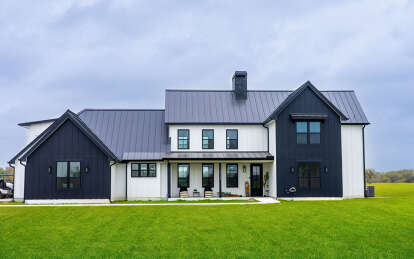 Modern Farmhouse House Plan #963-00615 Build Photo
