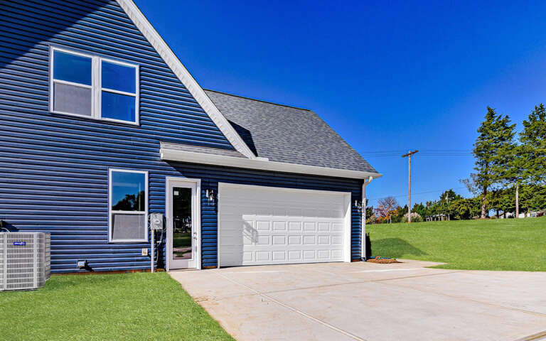 Modern Farmhouse House Plan #8594-00462 Build Photo