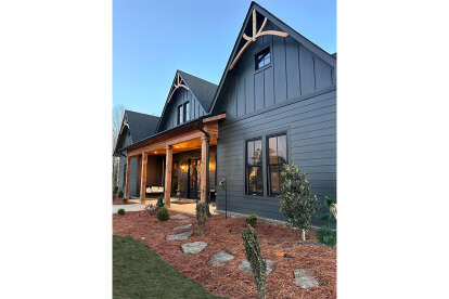 Modern Farmhouse House Plan #4534-00070 Build Photo