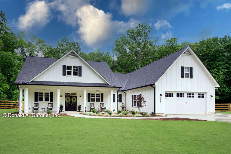 Modern Farmhouse House Plan #2865-00022 Elevation Photo