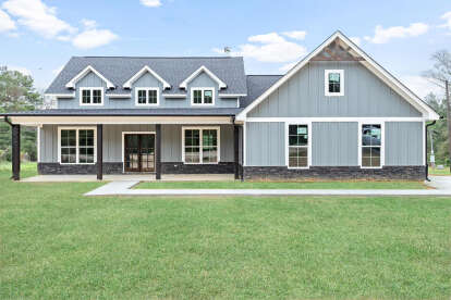 Modern Farmhouse House Plan #009-00312 Build Photo