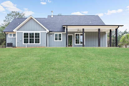 Modern Farmhouse House Plan #009-00312 Build Photo