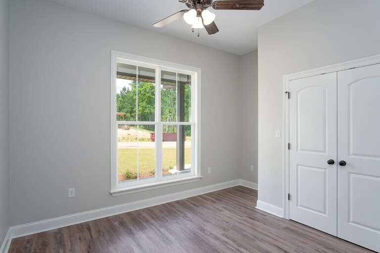 Modern Farmhouse House Plan #041-00299 Additional Photo