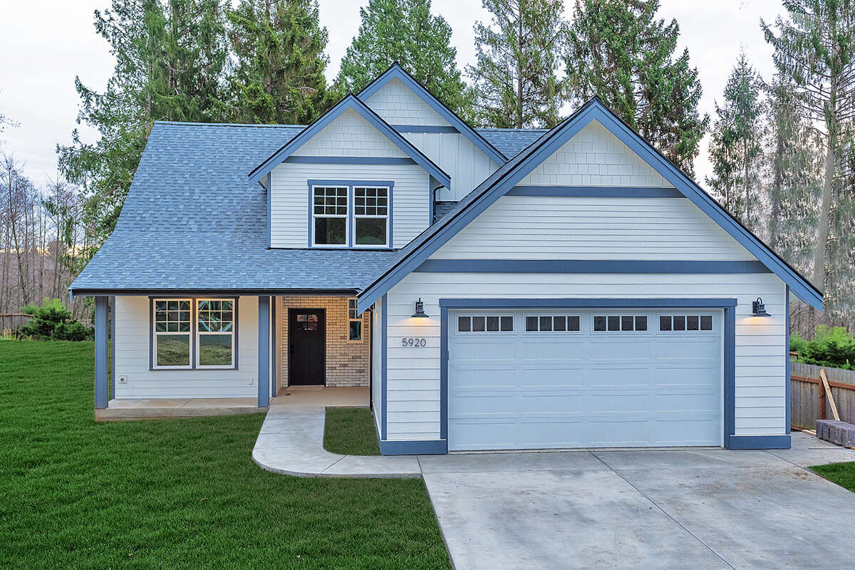 Traditional Plan 1 942 Square Feet 3 Bedrooms 2 5 Bathrooms 2464 00017 traditional-plan-1-942-square-feet-3-bedrooms-2-5-bathrooms-2464-00017