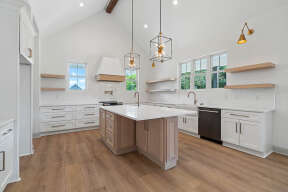 Modern Farmhouse House Plan #4195-00047 Build Photo