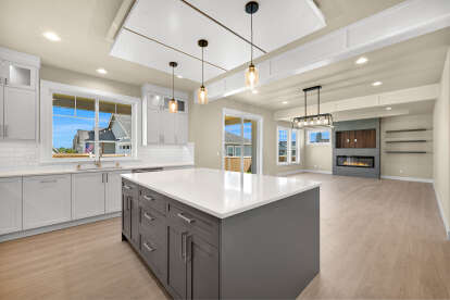 Modern Farmhouse House Plan #2464-00021 Build Photo