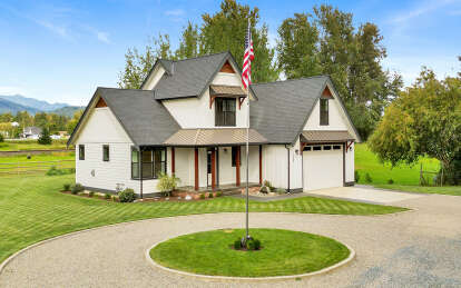 Modern Farmhouse House Plan #2464-00034 Build Photo