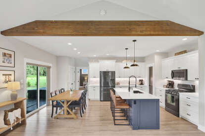 Modern Farmhouse House Plan #2464-00034 Build Photo