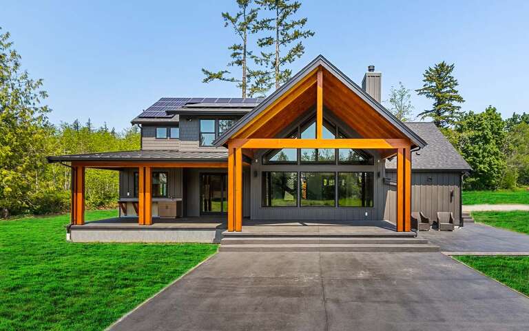 Craftsman House Plan #2464-00063 Build Photo