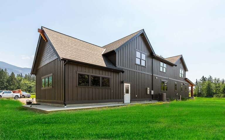 Craftsman House Plan #2464-00063 Build Photo