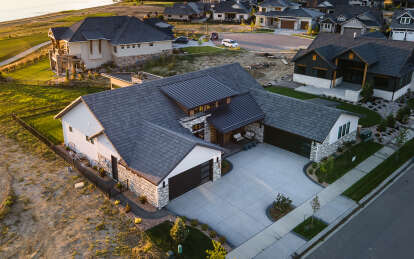 Craftsman House Plan #5631-00216 Elevation Photo