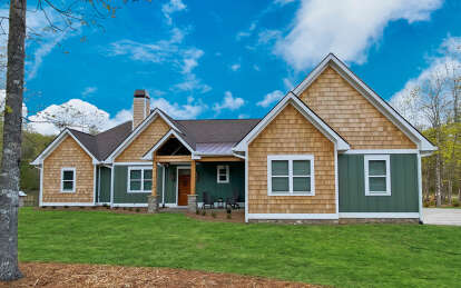 Modern Farmhouse House Plan #7568-00019 Build Photo