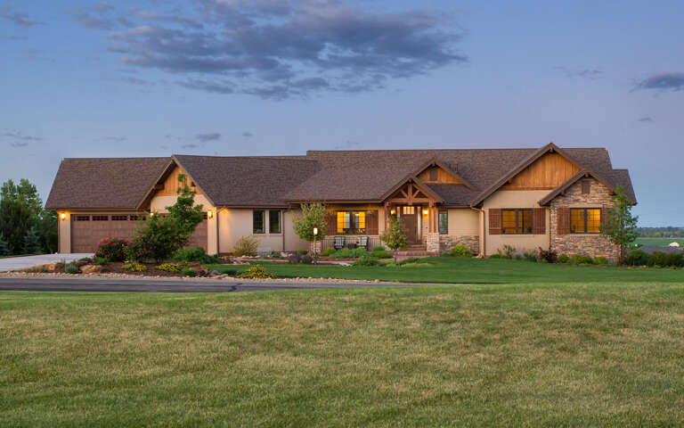 Craftsman House Plan #5631-00219 Build Photo