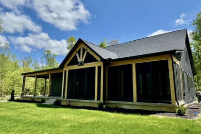 Modern Farmhouse House Plan #009-00382 Build Photo
