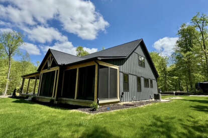 Modern Farmhouse House Plan #009-00382 Build Photo