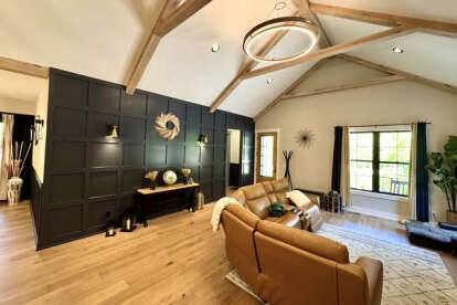 Modern Farmhouse House Plan #009-00382 Build Photo