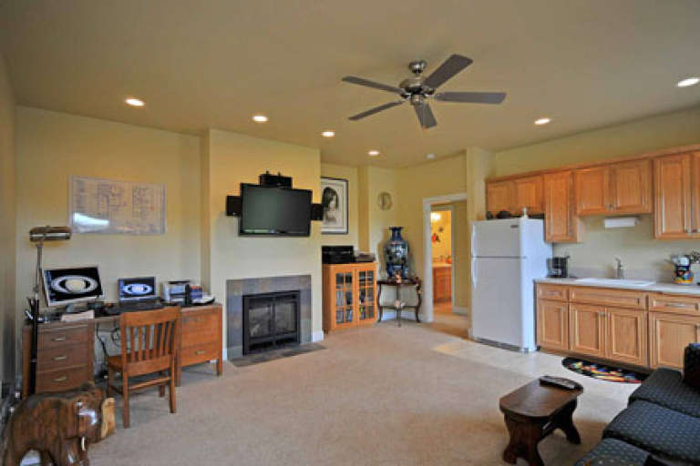 Narrow Lot House Plan #035-00403 Additional Photo
