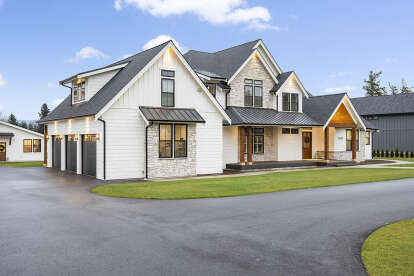 Modern Farmhouse House Plan #2464-00119 Build Photo