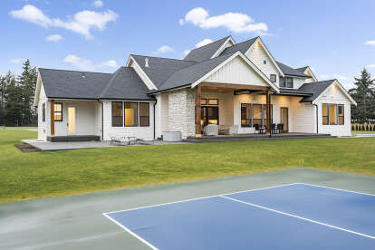 Modern Farmhouse House Plan #2464-00119 Build Photo
