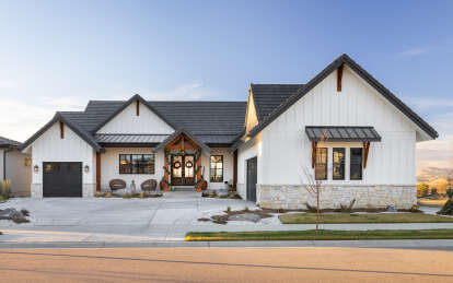 Modern Farmhouse House Plan #5631-00246 Build Photo