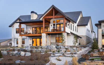 Modern Farmhouse House Plan #5631-00246 Build Photo