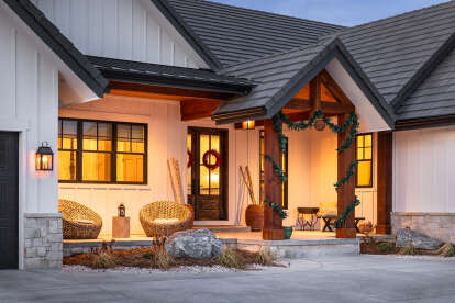 Modern Farmhouse House Plan #5631-00246 Build Photo