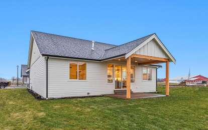 Cottage House Plan #2464-00124 Build Photo