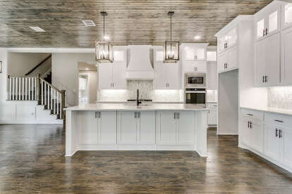 Modern Farmhouse House Plan #4534-00125 Build Photo