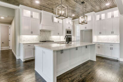 Modern Farmhouse House Plan #4534-00125 Build Photo