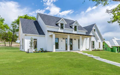 Modern Farmhouse House Plan #4534-00125 Build Photo