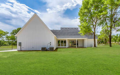 Modern Farmhouse House Plan #4534-00125 Build Photo