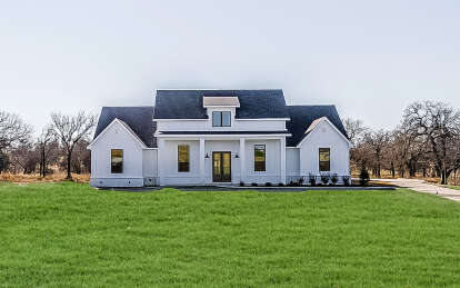 Modern Farmhouse House Plan #4534-00126 Build Photo