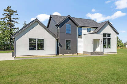 Modern Transitional House Plan #2464-00134 Build Photo