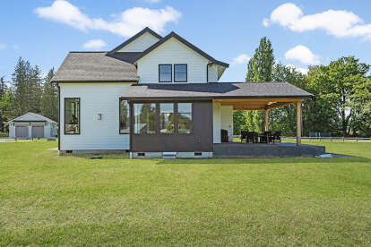 Modern Transitional House Plan #2464-00134 Build Photo
