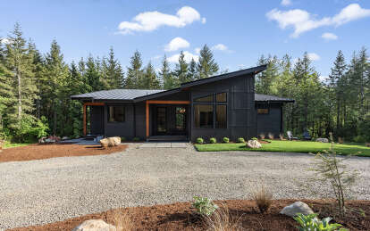 Contemporary House Plan #2464-00136 Build Photo