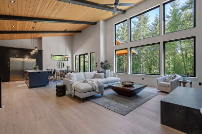 Contemporary House Plan #2464-00136 Build Photo