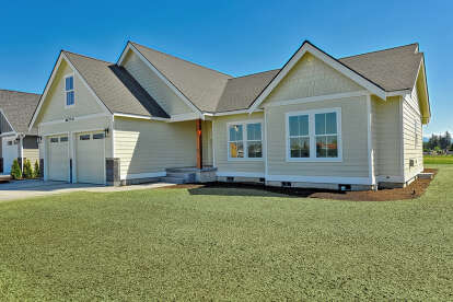 Ranch House Plan #2464-00138 Build Photo