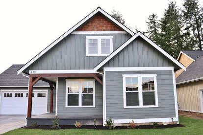 Craftsman House Plan #2464-00139 Build Photo