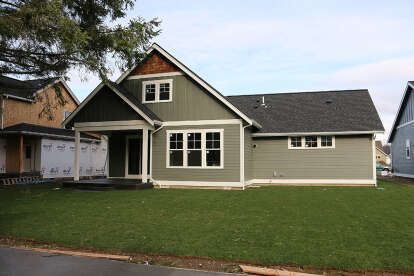 Craftsman House Plan #2464-00139 Build Photo