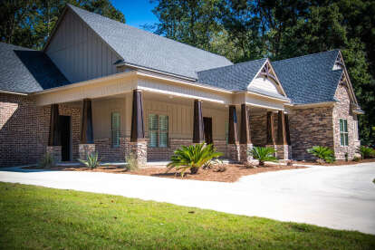 Craftsman House Plan #1070-00306 Build Photo