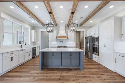 Modern Farmhouse House Plan #1070-00310 Build Photo