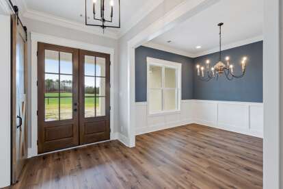 Modern Farmhouse House Plan #1070-00310 Build Photo