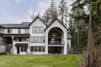 Modern Transitional House Plan #8937-00104 Build Photo
