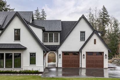 Modern Transitional House Plan #8937-00104 Build Photo