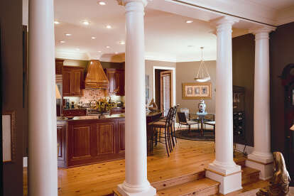 Modern Farmhouse House Plan #048-00307 Build Photo