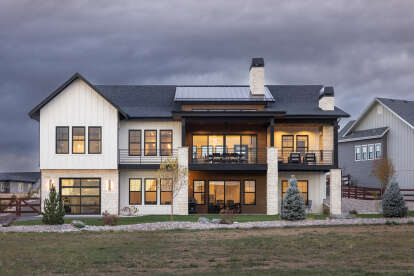 Modern Farmhouse House Plan #5631-00263 Build Photo