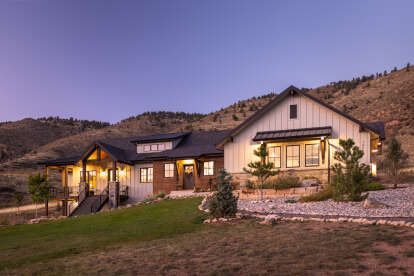 Craftsman House Plan #5631-00266 Build Photo