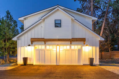 Modern Farmhouse House Plan #5460-00005 Build Photo