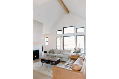Modern Farmhouse House Plan #2464-00160 Build Photo