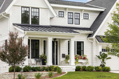 Modern Farmhouse House Plan #098-00640 Build Photo